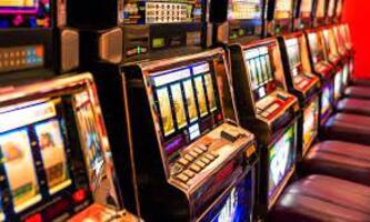 Perbandingan Antara Slot Online dan Slot Tradisional